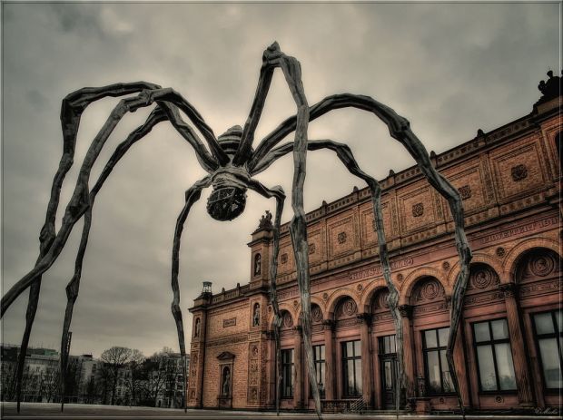 1024px-Maman_Spinne_Kunsthalle_HH